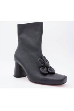 NEW BUTRICH women's sakura bootie in black+